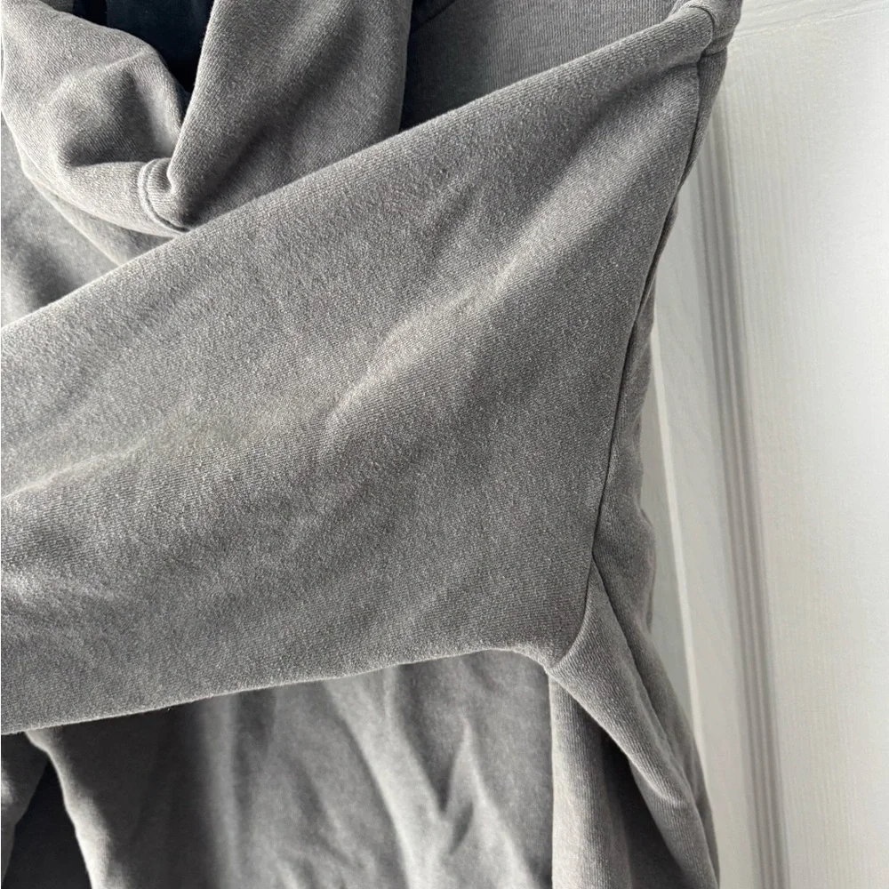 The North Face Charcoal Gray Pullover Sweatshirt Hoodie Vertical Logo Medium